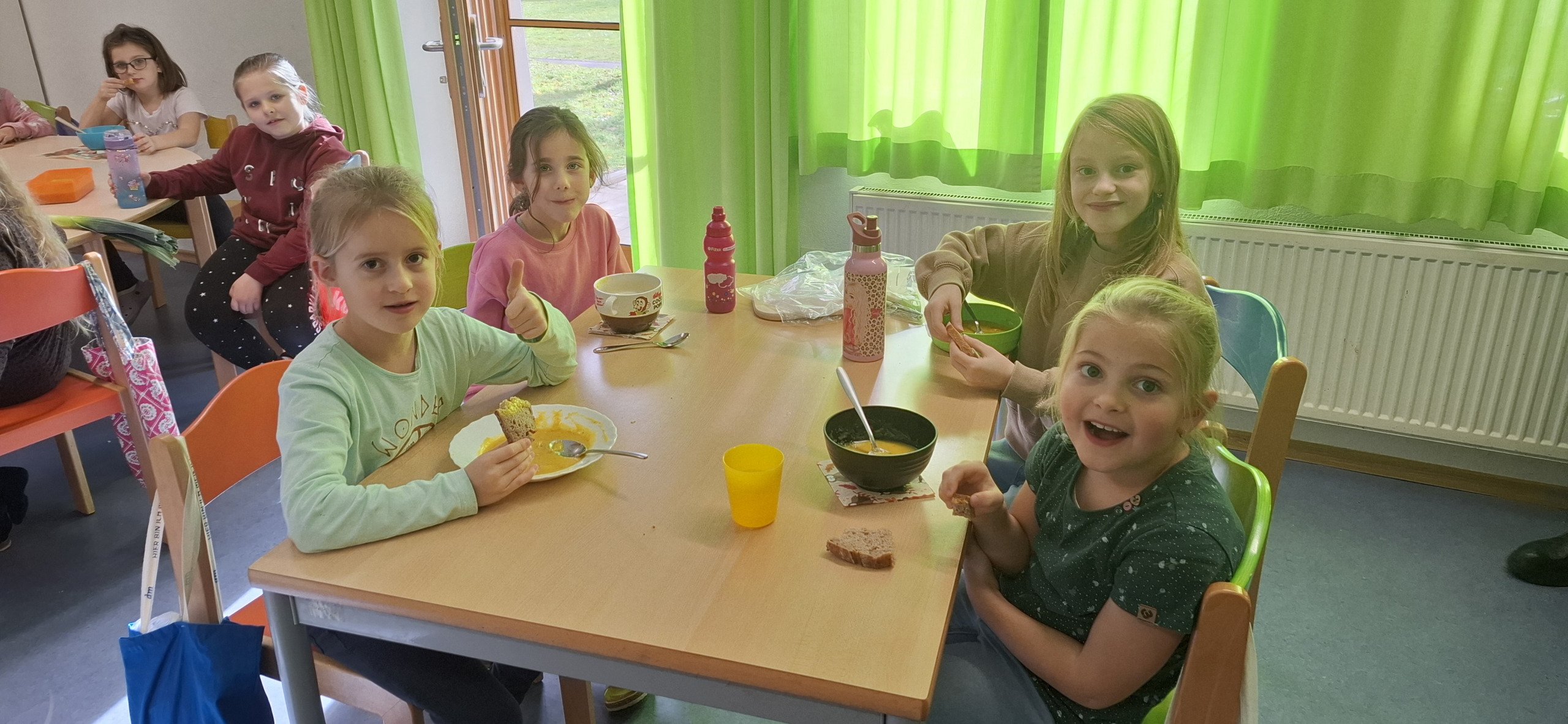 Wir kochen eine Gemüsesuppe