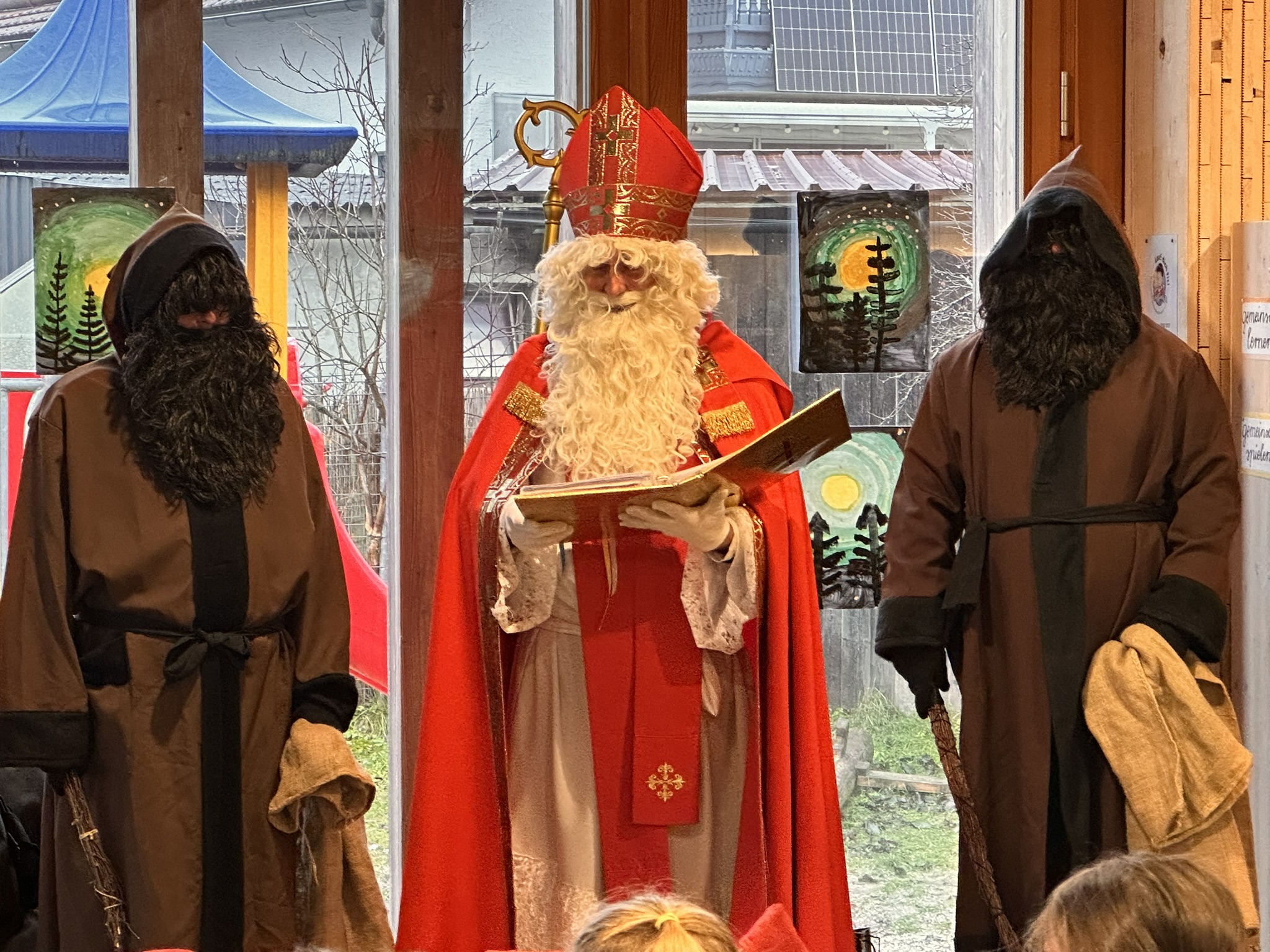 Der Nikolaus kommt uns besuchen